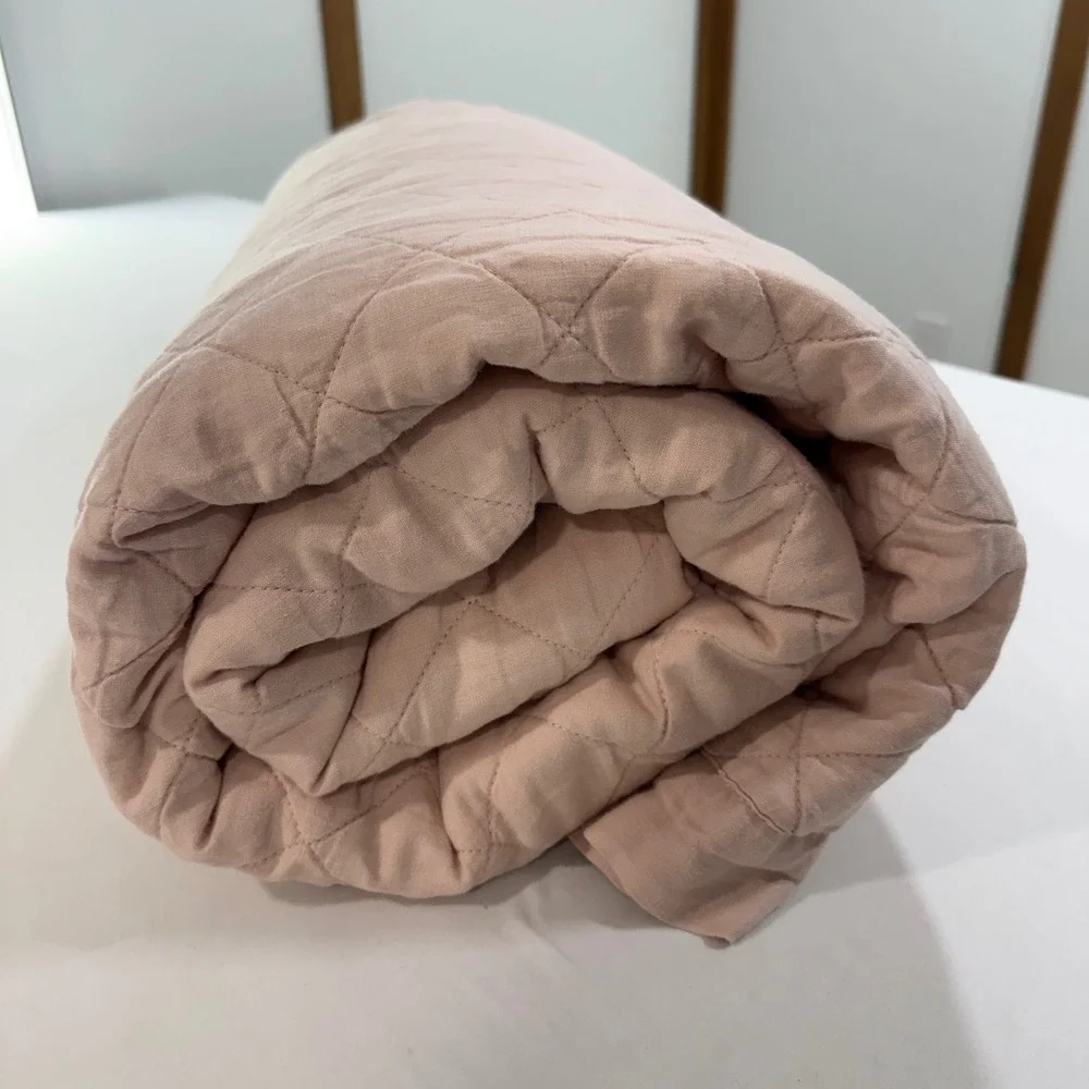 Pottery Barn Belgian Flax Linen Diamond Quilt King Cal King Soft Rose Pink Bed